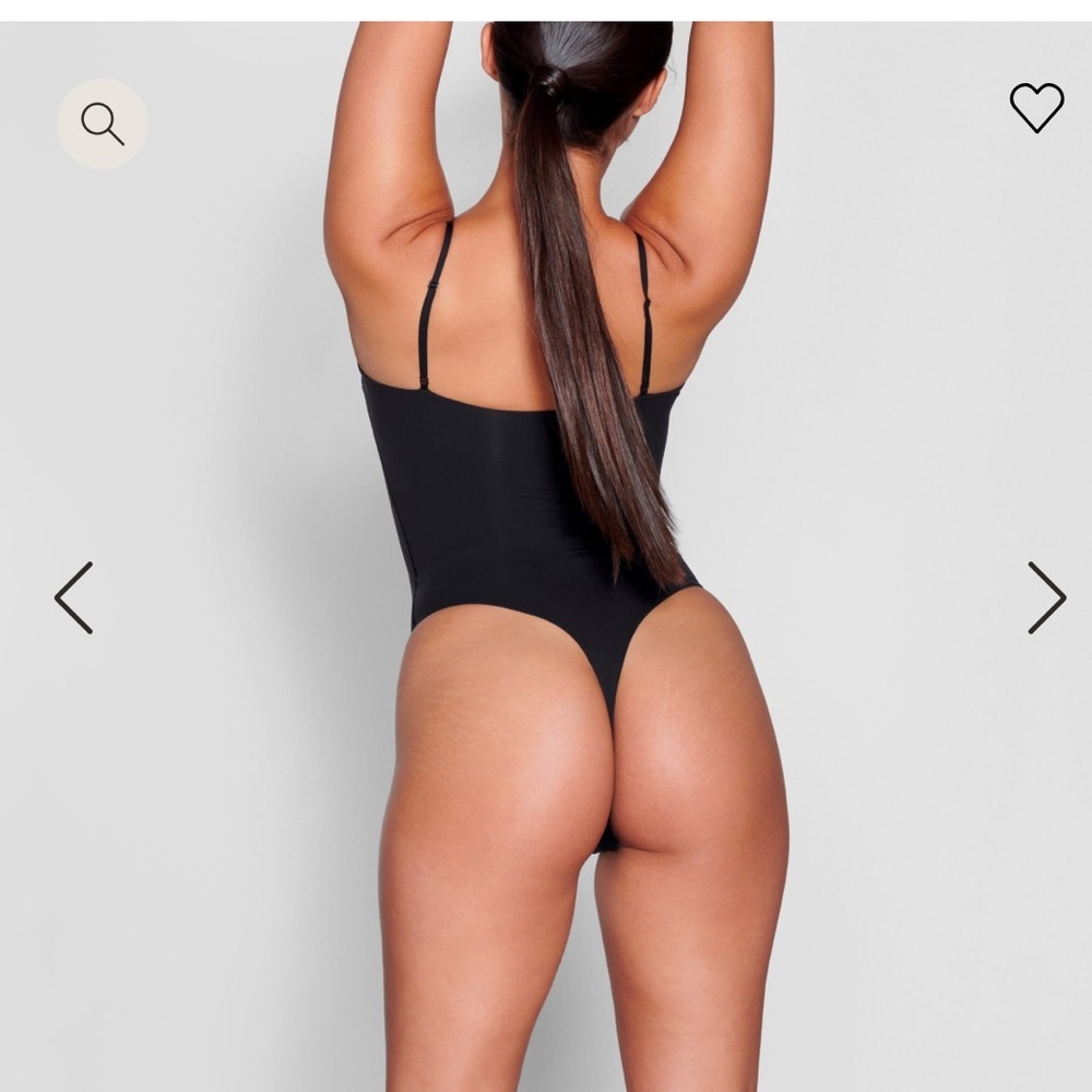 SKIMS FITS EVERYBODY CAMI BODYSUIT - Picture 2 of 16